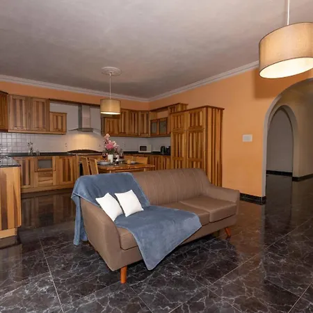Spacious 3bed Central Location